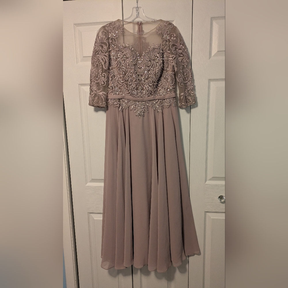 JVN By Jovani Mauve Pink Long Sleeve Women's Evening/Prom/MOB Gown Size 14